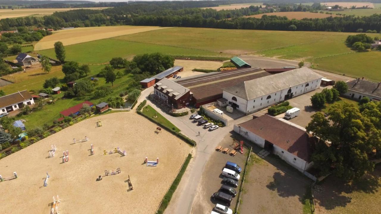 Penzion Jízdárna Suchá Litomyšl Esterno foto